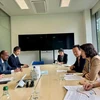 Deputy Minister of Health Nguyen Thi Lien Huong (second, right), Gavi Chief Programme Officer Aurelia Nguyen (first, left) and other officials meet at the Gavi headquarters in Geneva. (Source: VNA)
