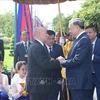 Cambodian King Norodom Sihamoni (left) welcomes Vietnamese President To Lam at the Royal Palace in Phnom Penh on July 12. (Photo: VNA)