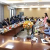 The meeting between the Guinea-Bissau delegation and the Field Crops Research Institute in Hai Duong province on September 6 (Photo: VNA)