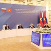 Chairman of the Vietnamese National Assembly Tran Thanh Man (third from left) and Chairman of the State Duma of Russia Vyacheslav Victorovich Volodin (fourth from left) co-chair the third session of the Inter-Parliamentary Cooperation Committee in Moscow on September 9. (Photo: VNA)