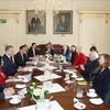 The talks between Party General Secretary and President of Vietnam To Lam (third, left) and President of Ireland Michael Higgins (third, right) in Dublin on October 2. (Photo: VNA)