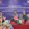 The MoU signing ceremony between the Vietnam Writers' Association and the Pakistan Academy of Letters in Hanoi on October 15 (Photo: sggp.org.vn)