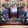 State President Luong Cuong (right) and Vice Chairman of the Central Military Commission of China Sen. Lt. Gen. Zhang Youxia at their meeting in Hanoi on October 25. (Photo: VNA)