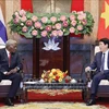 State President Luong Cuong (right) and President of the National Assembly of People’s Power of Cuba Esteban Lazo Hernandez at their meeting in Hanoi on November 2 (Photo: VNA)