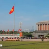 People line up in front of the Mausoleum of President Ho Chi Minh. (Photo: VNA)