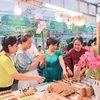 Des produits à base de lotus sont présentés lors du Festival de lotus. Photo: VNA