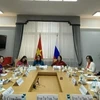 Séance de travail entre la délégation de l'Union des femmes vietnamiennes et des représentants du mouvement public "Union des femmes de Russie - Espoir de la Russie" et du Comité de la Douma d'État pour la protection de la famille, les questions de paternité, de maternité et d'enfance. Photo: VOV