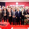 Le nouveau comité exécutif de l'Association des Vietnamiens en Pologne. Photo: VNA