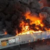 Autoridades de Varsovia buscan soluciones para apoyar a negociantes en el incendio