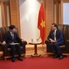 El viceprimer ministro vietnamita Le Minh Khai recibe a Yamamoto Ichita, gobernador de la prefectura de Gunma. (Fuente:VNA)