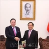 El viceprimer ministro vietnamita Tran Luu Quang recibió al embajador de Estados Unidos en el país, Marc Evans Knapper. (Fuente:VNA)