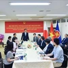 El ministro de Relaciones Exteriores de Vietnam, Bui Thanh Son, habla en el encuentro con intelectuales connacionales residentes en Japón. (Fuente:VNA)