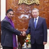 El secretario general del Partido Comunista y presidente de Vietnam, To Lam, recibe al embajador de Sri Lanka, Sajeewa Umanga Mendis. (Fuente: VNA)