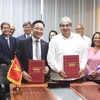 El vicedirector general de la Voz de Vietnam (VOV), Pham Manh Hung, y el presidente del Instituto de Información y Comunicación Social de Cuba (ICS), Alfonso Noya Martínez, firmaron un nuevo acuerdo de cooperación bilateral. (Fuente:VNA)