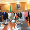 La delegación vietnamita visitó la sede del Consejo Nacional Económico, Social y Ambiental de Argelia (CNESE). (Fuente: VNA)