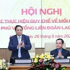 El primer ministro Pham Minh Chinh en la reunión para evaluar los resultados de la implementación del Reglamento sobre las relaciones laborales entre el Gobierno y la Confederación General del Trabajo de Vietnam (Fuente: VNA)