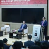 范明政在造访首尔国立大学亚洲研究所时所发表的讲话。图自越通社