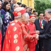 Le président To Lam rencontre des personnes âgées exemplaires. Photo: VNA