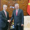 Le président To Lam (droite) reçoit l'ambassadeur de Chine au Vietnam Xiong Bo. Photo: VNA