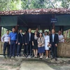 Les délégués prennent une photo à l'ambassade de Cuba au site du bureau du gouvernement révolutionnaire provisoire du Sud Vietnam (commune de Tan Lap, district de Tan Bien, à Tay Ninh). Photo : VNA