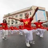 Près de 2.000 personnes âgées de Hanoï participent au Festival de la santé des personnes âgées de la capitale 2023. Photo : VNA