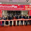 L’exposition internationale de l’industrie du plastique et du caoutchouc du Vietnam - VietnamPlas 2024 a ouvert ses portes le 16 octobre à Ho Chi Minh-Ville. Photo : VNA