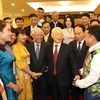 El secretario general Nguyen Phu Trong y los delegados en la Conferencia Nacional de Cultura en 2021. (Foto: VNA)
