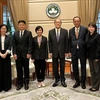 La cónsul general de Vietnam en Hong Kong y Macao, Le Duc Hanh, sostiene una reunión con el jefe ejecutivo de la Región Administrativa Especial de Macao (China), Ho Iat Seng, (Foto: VNA)