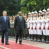 El secretario general del Partido Comunista y presidente de Vietnam, To Lam, preside la ceremonia de bienvenida al jefe de Estado de Guinea-Bissau, Umaro Sissoco Embaló, (Foto: VNA)