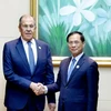 Le vice-PM et ministre des AE vietnamien Bui Thanh Son et le ministre russe des Affaires étrangères Sergueï Lavrov. Photo : VNA