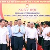 Le leader du Parti To Lam participe à la Fête de grande union nationale au hameau de Mui, commune de Dat Mui, district de Ngoc Hien, province de Ca Mau. Photo : VNA