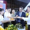 Des délégués à la Foire commerciale internationale Vietnam-Chine 2023 dans la ville de Lao Cai. (Photo : AVN)