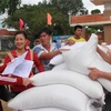 Over 58,000 kg of rice will be handed over to some provinces to be given to children (Photo: VNA)