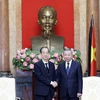 State President To Lam (R) receives Korean Prime Minister Han Duck Soo (Photo: VNA)