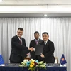 Representatives from the AHA Centre and the EU’s Department for Civil Protection and Humanitarian Aid Operations sign an agreement in disaster management. (Photo: asean.org)