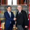 Vietnamese Ambassador to the UK Do Minh Hung (L) meets Speaker of the UK House of Commons Lindsay Hoyle (Photo: VNA)