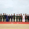 Cambodian Prime Minister Samdech Thipadei Hun Manet (9th from left) in a group photo with the Vietnamese delegation attending the ceremony marking the 47th commemoration day of the nation’s historical journey leading to the overthrow of the Pol Pot genocidal regime in Tboung Khmum on June 20. (Photo: VNA)