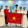 The five-member Vietnam 2 team holding their prizes at the 2024 Korea International Youth Science Olympiad (KIYO4i). (Photo: giaoducthoidai.vn)