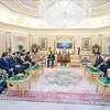 El vicepresidente de la Asamblea Nacional, Nguyen Khac Dinh, se reúne con el sultán de Brunei, Haji Hassanal Bolkiah, en Bandar Seri Begawan el 10 de agosto (Foto: VNA)