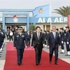 La ceremonia de despedida del presidente Luong Cuong (centro) en el aeropuerto Jorge Chávez de Lima. (Foto: VNA)