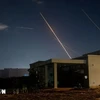 Des missiles lancés depuis l’Iran vers la zone frontalière nord d’Israël, le 1er octobre 2024. Photo: Xinhua/VNA