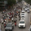 Le gouvernement a publié un décret concernant la gestion des véhicules automobiles étrangers et des étrangers participant à la circulation au Vietnam. Photo: VNA