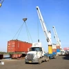 Goods loading at Phuoc Long ICD port in Ho Chi Minh City (Photo: VNA)