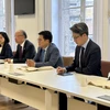 Ambassador Dinh Toan Thang and the Vietnamese working group work with leaders of the Chamber of Commerce and Industry (CCI) of Nouvelle Aquitaine region. (Photo: VNA)