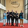 Leaders of the Nouvelle Aquitaine region and HDF Energy take a photo with Vietnamese Ambassador to France Dinh Toan Thang during a tour to HDF Energy's new factory in Bordeaux (Photo: VNA)