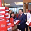 NA Chairman Tran Thanh Man visits a display area of the book (Photo: VNA)