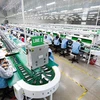 Workers at an electronics company. (Photo: vneconomy.vn)