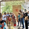 Indian tourists visit Bau Truc pottery village in the south central province of Ninh Thuan. (Photo: nhandan.vn)