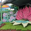 A giant lotus shaped by 10,000 lotus flowers at the Hanoi Lotus Festival (Photo: VNA)