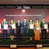 Top 10 prestigious companies in the banking, insurance, technology, and high-tech agriculture sectors in 2024 receive awards (Photo: vietnamnet.vn)